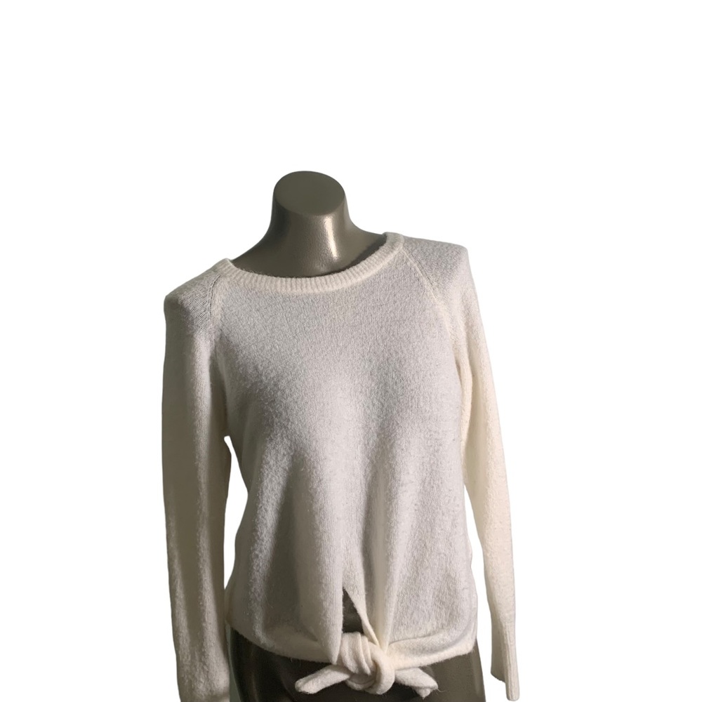 Olivaceous white women’s soft sweater L long sleeve tie front scoop neck‎ fitted